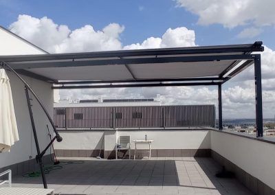 cerramiento de cristal con protección solar