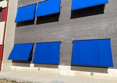 Lona azul para toldo cofre en Madrid