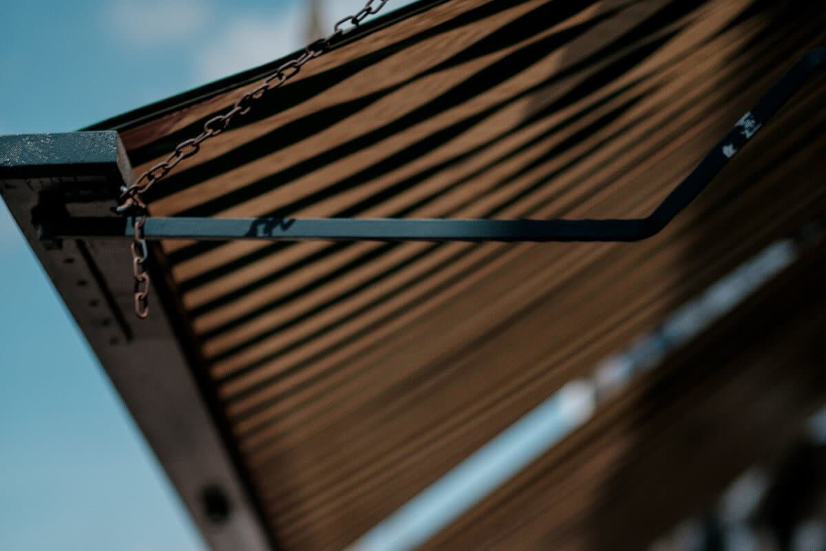 Toldos solares: combate el calor sin dañar el medioambiente