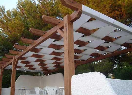 Tela para pérgola: cómo elegir el mejor material para su terraza